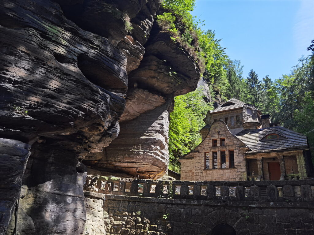 Hřensko Gaswerk - eine der schönsten Sehenswürdigkeiten des Ortes