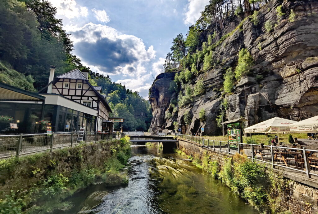 Der Eingang in die Kamnitzklamm ab Hřensko (Herrnskretschen)